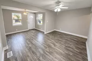 657 15th Ave S, Saint Petersburg, FL 33701 - Photo 2