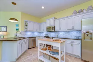 3332 Chapel Creek Cir, Wesley Chapel, FL 33544 - Photo 16