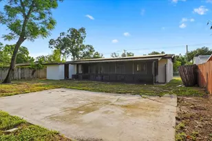 10930 N Aster Ave, Tampa, FL 33612 - Photo 30