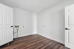 10930 N Aster Ave, Tampa, FL 33612 - Photo 26