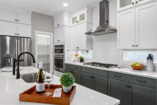 1028 5th St N, Saint Petersburg, FL 33701 - Photo 8