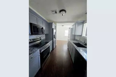300 E Idlewild Avenue, Tampa, FL 33604 - Photo 2