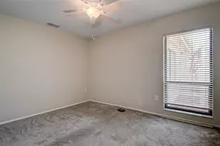 2876 Lake Valencia Blvd E, Palm Harbor, FL 34684 - Photo 36