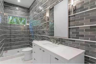 423 S Royal Poinciana Drive, Tampa, FL 33609 - Photo 20