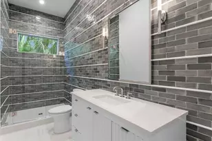 423 S Royal Poinciana Dr, Tampa, FL 33609 - Photo 20