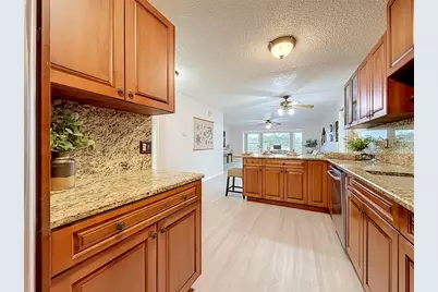 1900 68th Street N #301, Saint Petersburg, FL 33710 - Photo 4