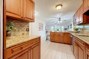 1900 68th St N, Saint Petersburg, FL 33710 - Photo 4
