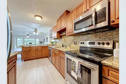 1900 68th Street N #301, Saint Petersburg, FL 33710 - Photo 8