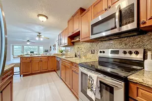 1900 68th St N, Saint Petersburg, FL 33710 - Photo 8