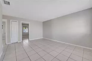 1909 W Green St, Tampa, FL 33607 - Photo 12