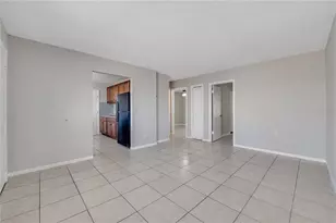 1909 W Green St, Tampa, FL 33607 - Photo 8
