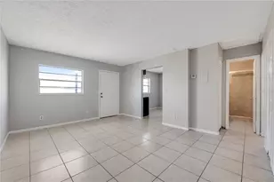1909 W Green St, Tampa, FL 33607 - Photo 6