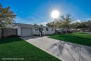 1231 Little John Ln, Dunedin, FL 34698 - Photo 2