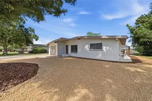197 Overbrook Dr E, Largo, FL 33770 - Photo 4
