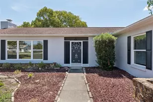 10200 Sunburst Ct, Spring Hill, FL 34608 - Photo 4