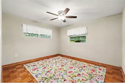 10308 N Oakleaf Avenue, Tampa, FL 33612 - Photo 10