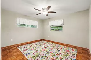 10308 N Oakleaf Ave, Tampa, FL 33612 - Photo 10