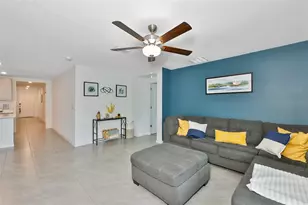 1902 Tahitian Sunrise Dr, Plant City, FL 33565 - Photo 10