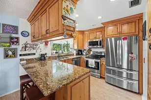 1842 Michigan Ave NE, Saint Petersburg, FL 33703 - Photo 2