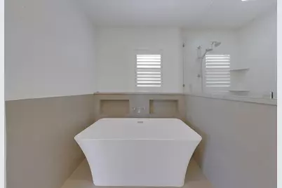 210 176th Terrace Drive E, Redington Shores, FL 33708 - Photo 24