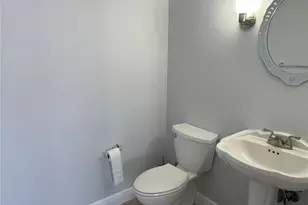 2775 Kipps Colony Dr S, Saint Petersburg, FL 33707 - Photo 12