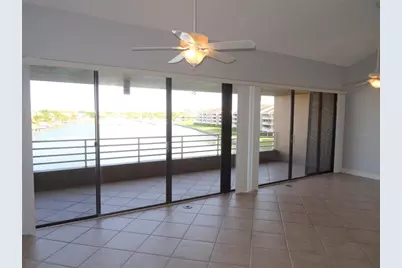 2775 Kipps Colony Drive S #304, Saint Petersburg, FL 33707 - Photo 10