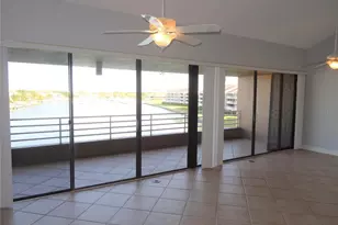 2775 Kipps Colony Dr S, Saint Petersburg, FL 33707 - Photo 10