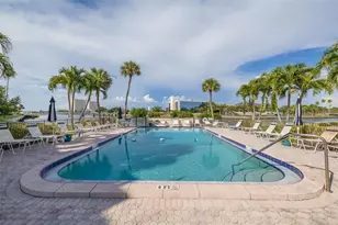 7425 Bay Island Dr S, Saint Petersburg, FL 33707 - Photo 40