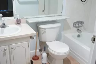201 Bedford Trail, Sun City Center, FL 33573 - Photo 14