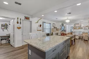 903 N Bracewell Dr, Plant City, FL 33563 - Photo 14