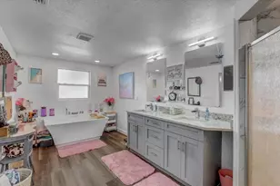 903 N Bracewell Dr, Plant City, FL 33563 - Photo 20