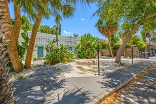 1700 Park St N, Saint Petersburg, FL 33710 - Photo 2