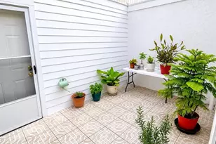 1131 Orange Tree Cir W, Palm Harbor, FL 34684 - Photo 10