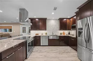1112 Lakemont Dr, Valrico, FL 33594 - Photo 4