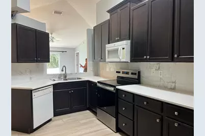 18169 Sandy Pointe Drive, Tampa, FL 33647 - Photo 10
