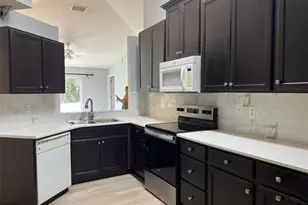 18169 Sandy Pointe Dr, Tampa, FL 33647 - Photo 10