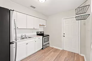 1946 15th Ave S, Saint Petersburg, FL 33705 - Photo 8