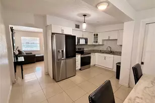 10926 N Annette Ave, Tampa, FL 33612 - Photo 6