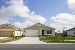 5062 Foxglove Cir, Lakeland, FL 33811 - Photo 2