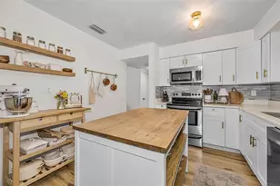6710 32nd Ave N, Saint Petersburg, FL 33710 - Photo 10