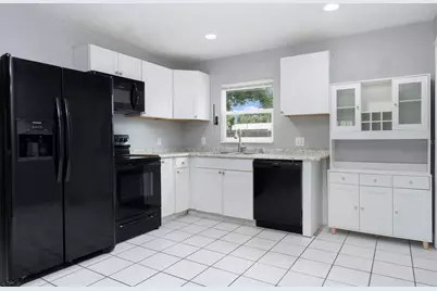5255 45th Avenue N, Saint Petersburg, FL 33709 - Photo 8