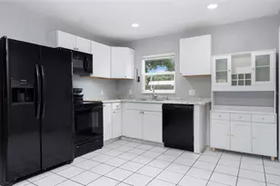 5255 45th Ave N, Saint Petersburg, FL 33709 - Photo 8