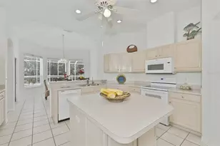 2224 Platinum Dr, Sun City Center, FL 33573 - Photo 4