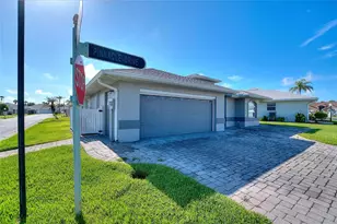 704 Pinnacle Dr, Haines City, FL 33844 - Photo 2