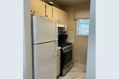 5750 80th Street N #B206, Saint Petersburg, FL 33709 - Photo 10