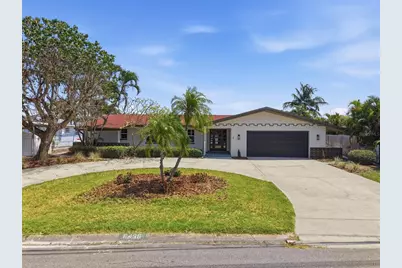 6496 Fairway View Boulevard S, Saint Petersburg, FL 33707 - Photo 1