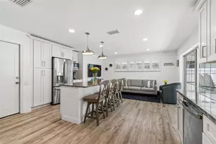 9045 Ridge Rd, Seminole, FL 33772 - Photo 4