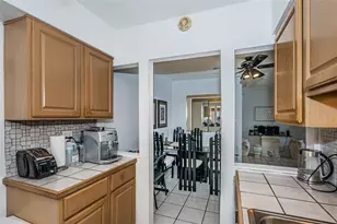 10365 Paradise Blvd, Treasure Island, FL 33706 - Photo 18