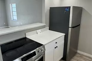 7195 E Bank Dr, Tampa, FL 33617 - Photo 4