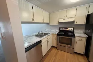 5013 Bordeaux Village Pl, Tampa, FL 33617 - Photo 6